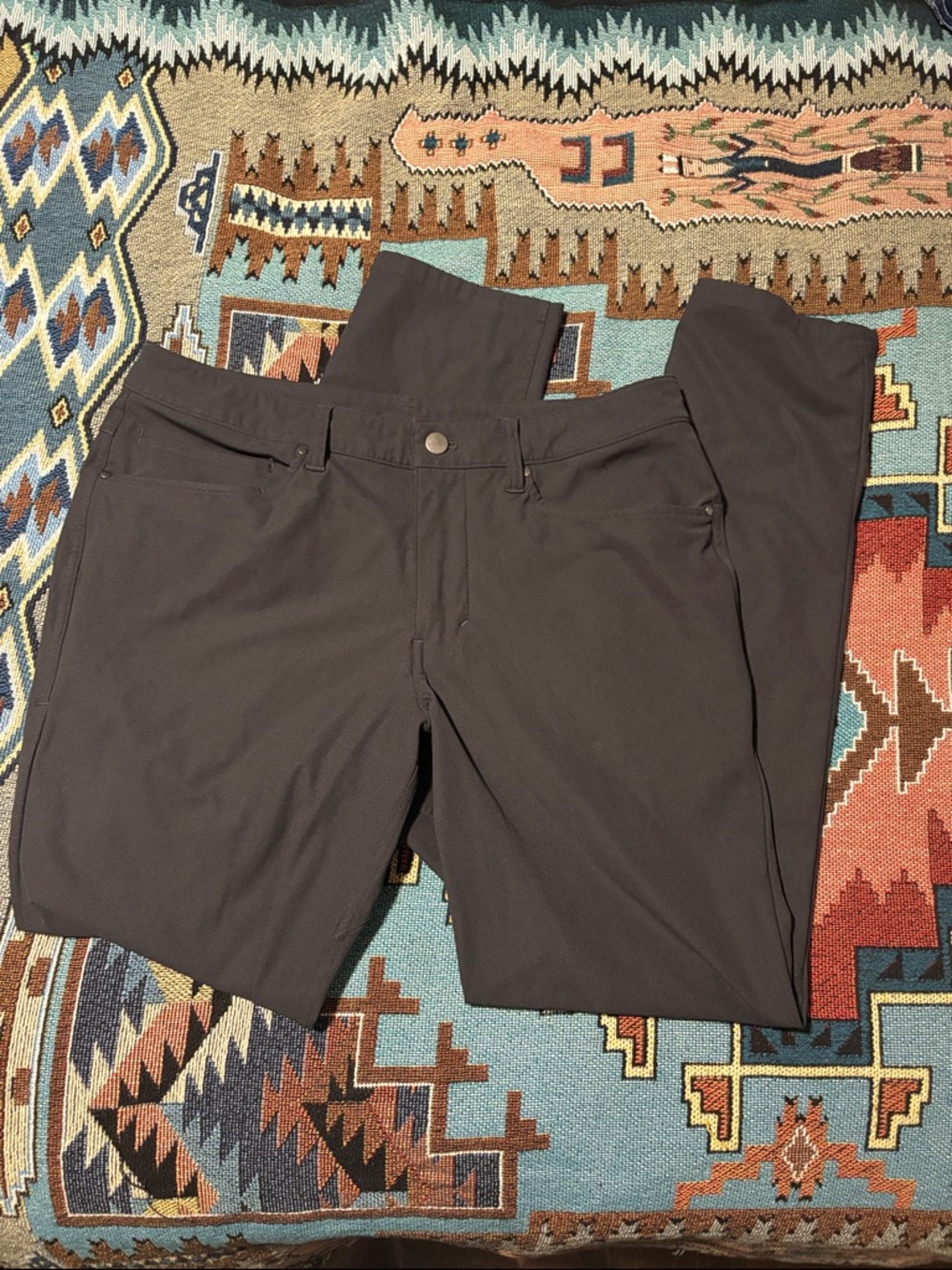 Lululemon black trousers
